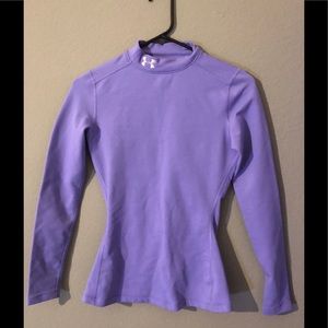 Women’s Underarmour cold weather shirt